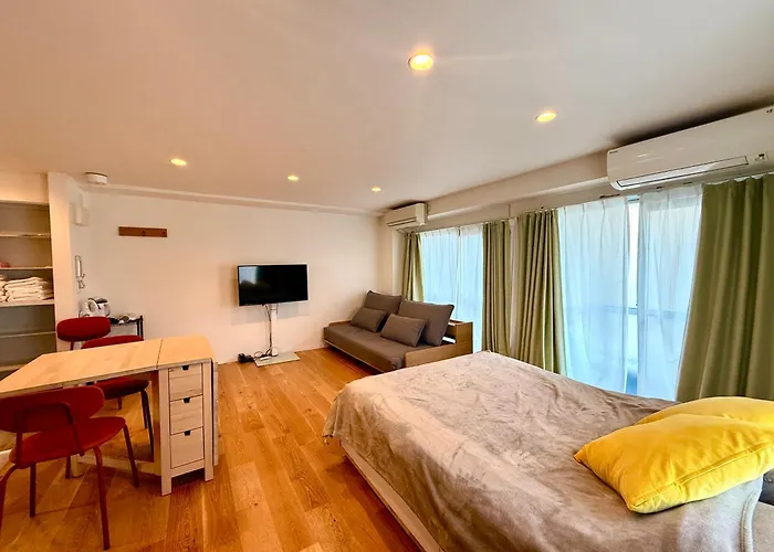 Home Shinjuku West302